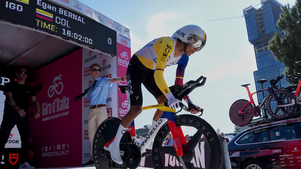 Egan Bernal confirma la razón por la que perdió tiempo en la décima etapa del Giro de Italia